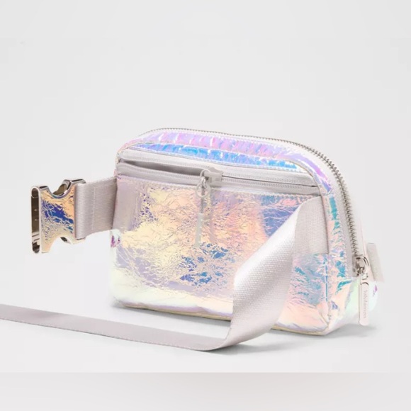 Like New! Lululemon Iridescent 1L Everywhere Belt Bag - Picture 4 of 7